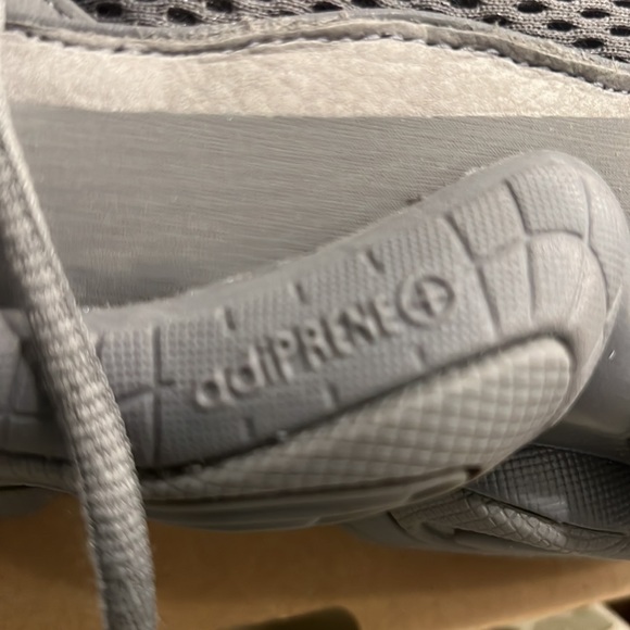 Yeezy 500 by Adidas. Brand new! Never worn. - Picture 4 of 9